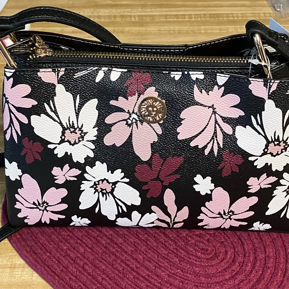 🌸Anne Klein Floral Crossbody